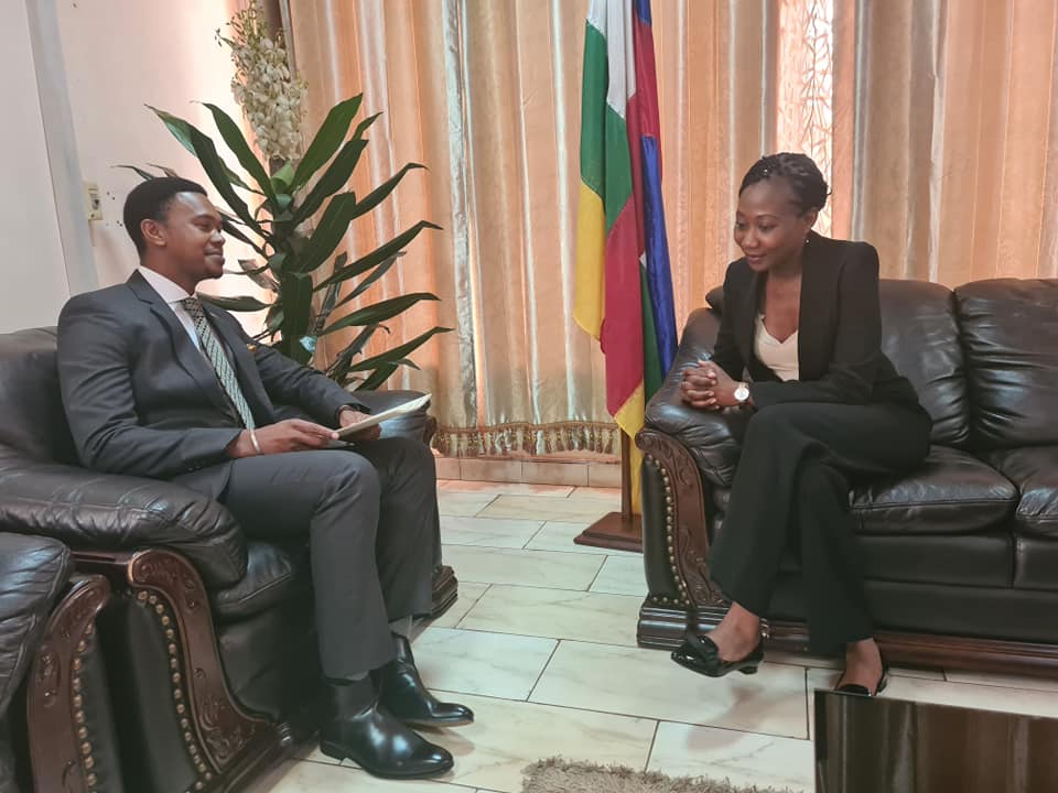 MADAME LE MINISTRE DES AFFAIRES ETRANGERE ET MONSIEUR LE CONSUL DU GABON